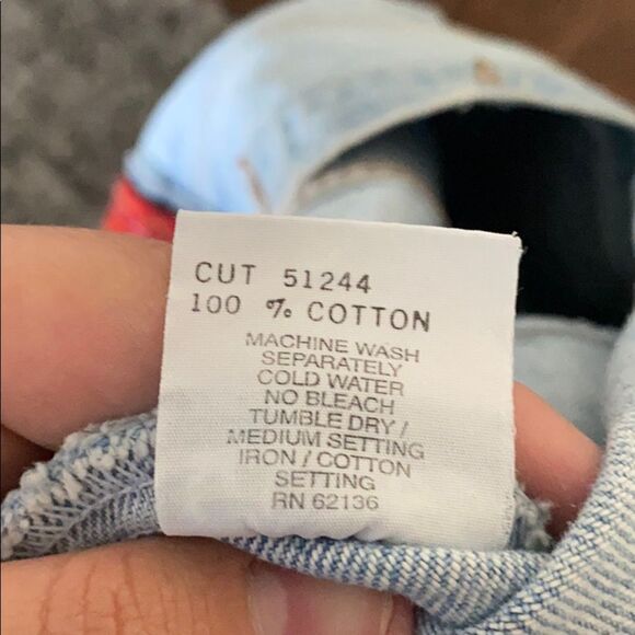 Vintage Guess Blue Boho Embroidered Distressed Denim Jacket Festival Con… - Picture 12 of 16